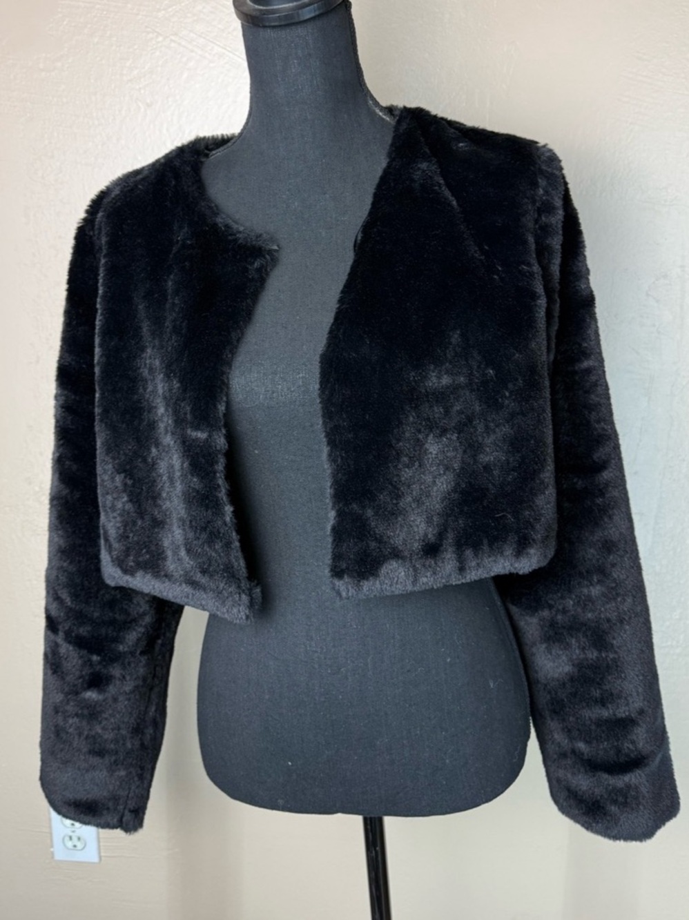 Windsor Black Faux Fur Cropped Bolero Shrug Jacket Evening Gala Formal Size M